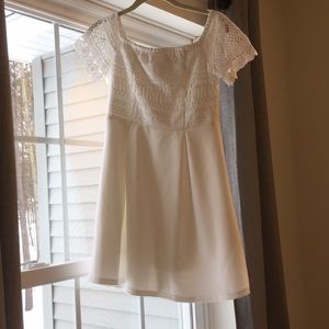 Beautiful White Dress with Lace! 👰🏼💍